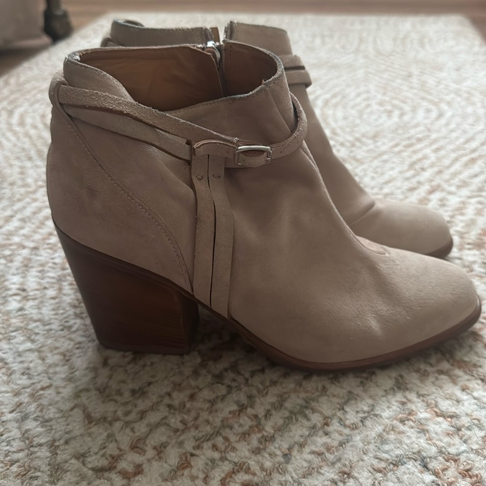 Alberto Fermani Boots